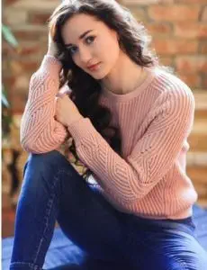 Elite escort service in Marine Lines for home and hotel visits